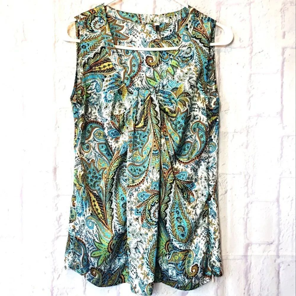 JONES STUDIO SEPARATES Sleeveless Silky Paisley Blouse